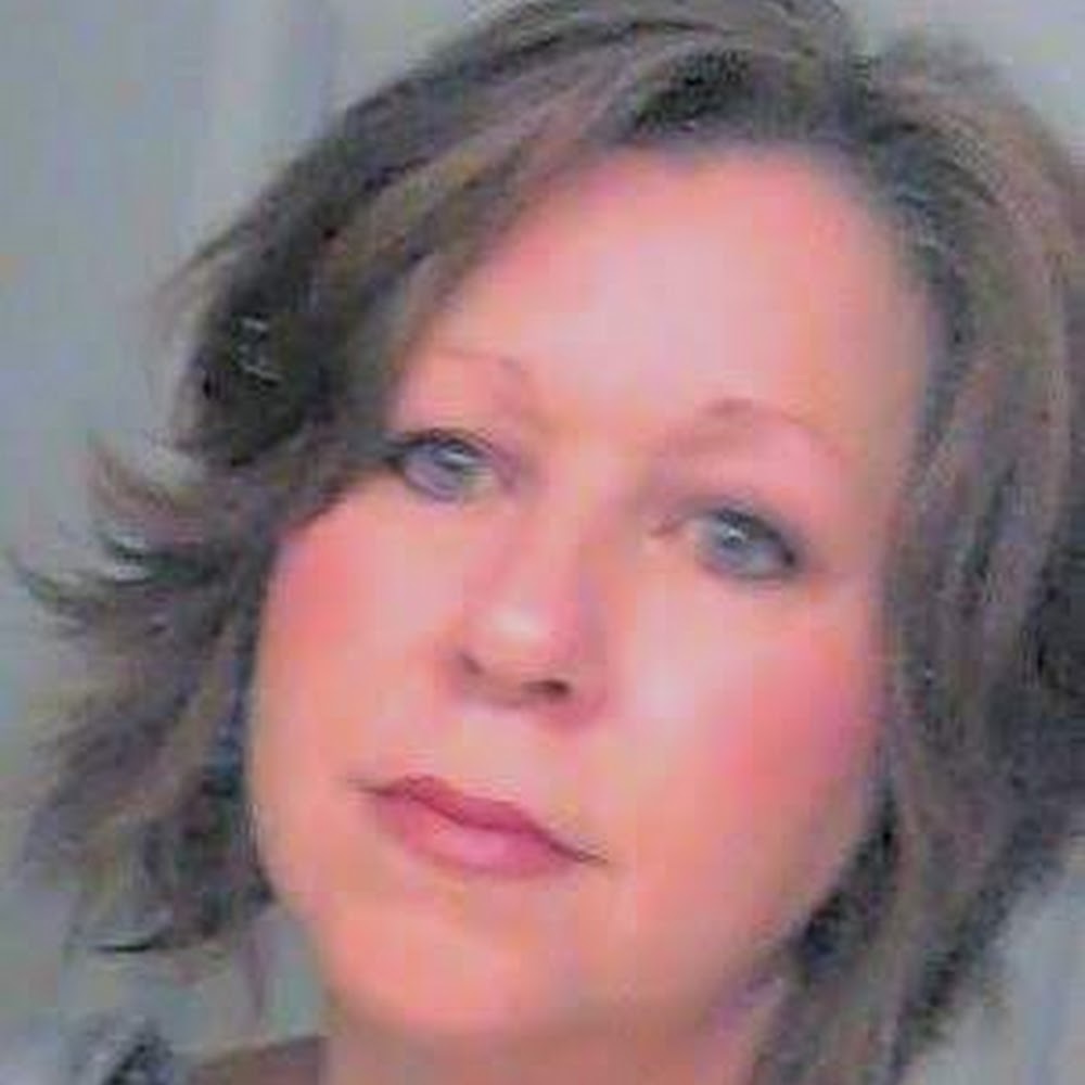 Meet your Posher, Eva